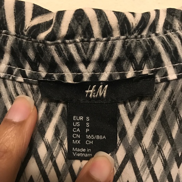 Button down top - Picture 2 of 4